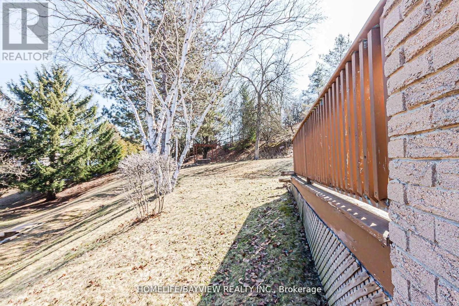 Photo 30 of 49 Hilltop Court, Caledon ON