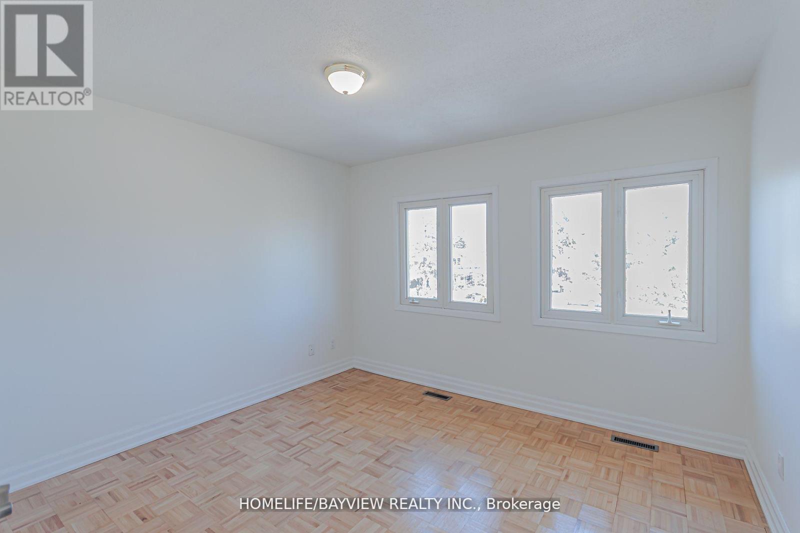 Photo 17 of 49 Hilltop Court, Caledon ON