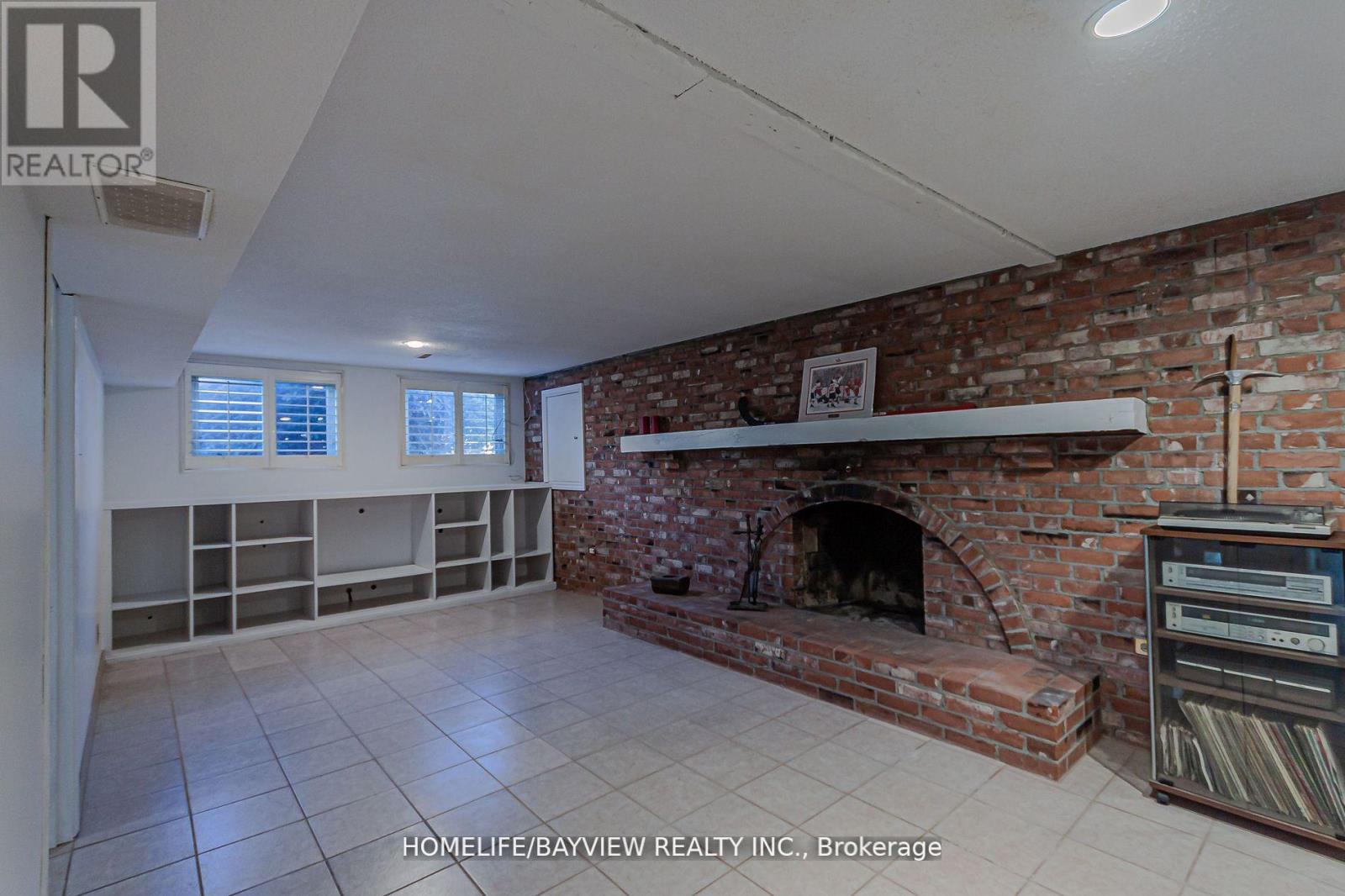Photo 23 of 49 Hilltop Court, Caledon ON