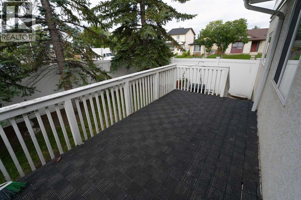 Single Family House for Sale in  Whitmire Villas NE Whitehorn Calgary 