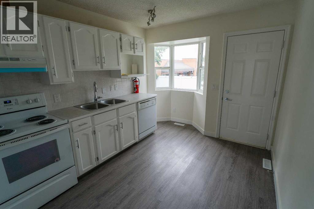 Single Family House for Sale in  Whitmire Villas NE Whitehorn Calgary 