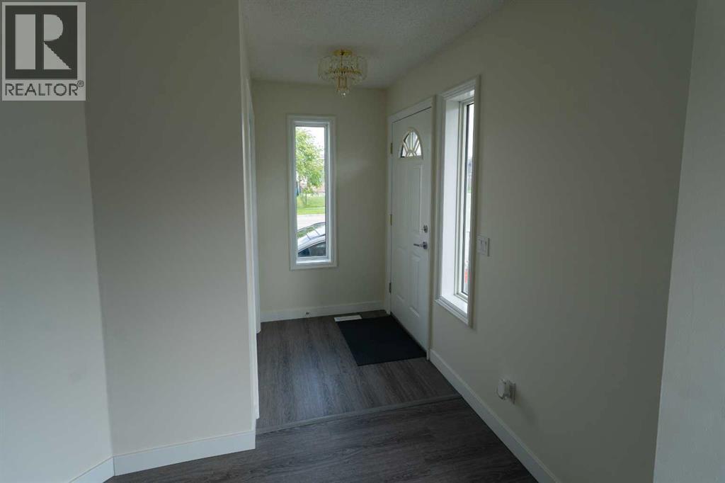 Single Family House for Sale in  Whitmire Villas NE Whitehorn Calgary 