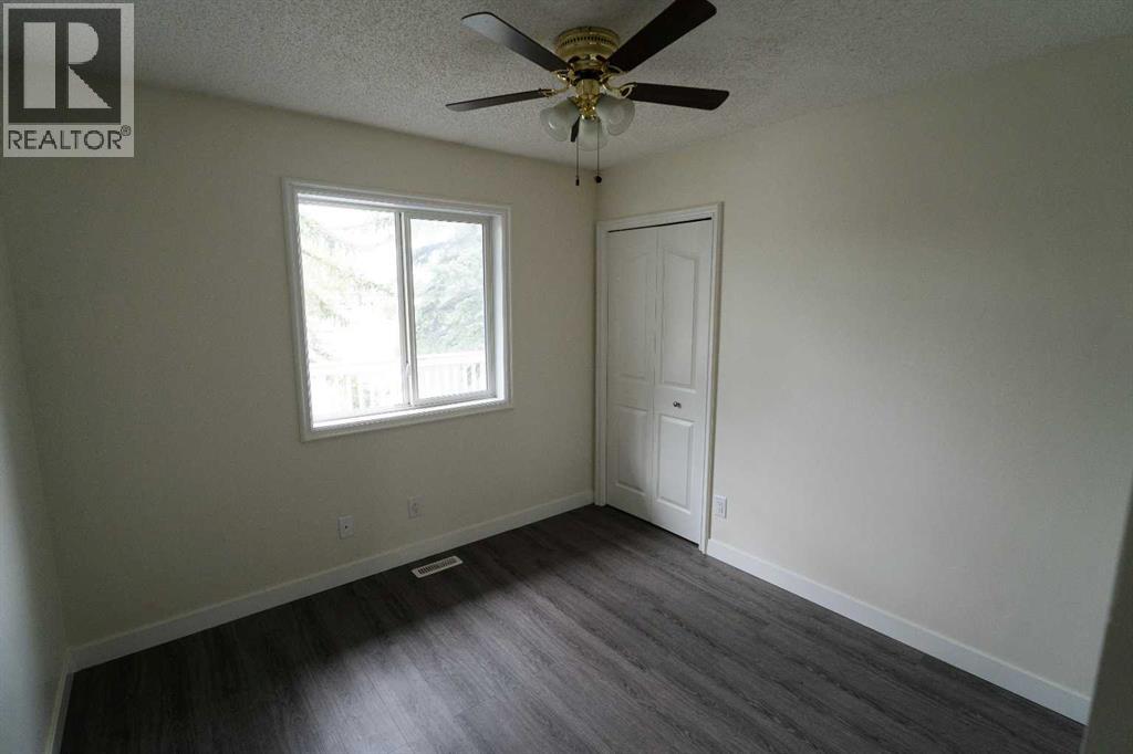 Single Family House for Sale in  Whitmire Villas NE Whitehorn Calgary 