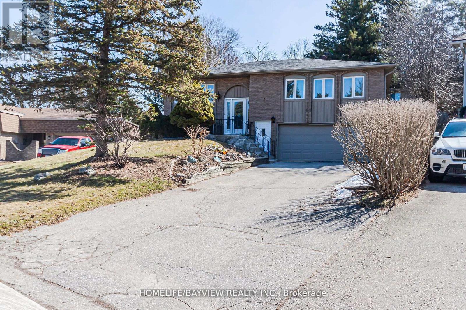 Photo 1 of 49 Hilltop Court, Caledon ON
