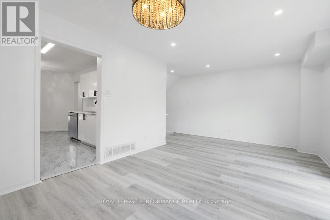 Photo 14 of 1416 Caravel Crescent, Ottawa ON