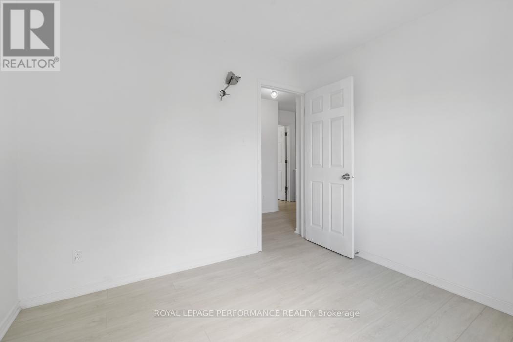 Photo 23 of 1416 Caravel Crescent, Ottawa ON