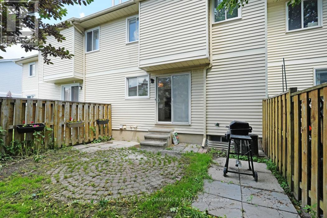 Photo 30 of 1416 Caravel Crescent, Ottawa ON