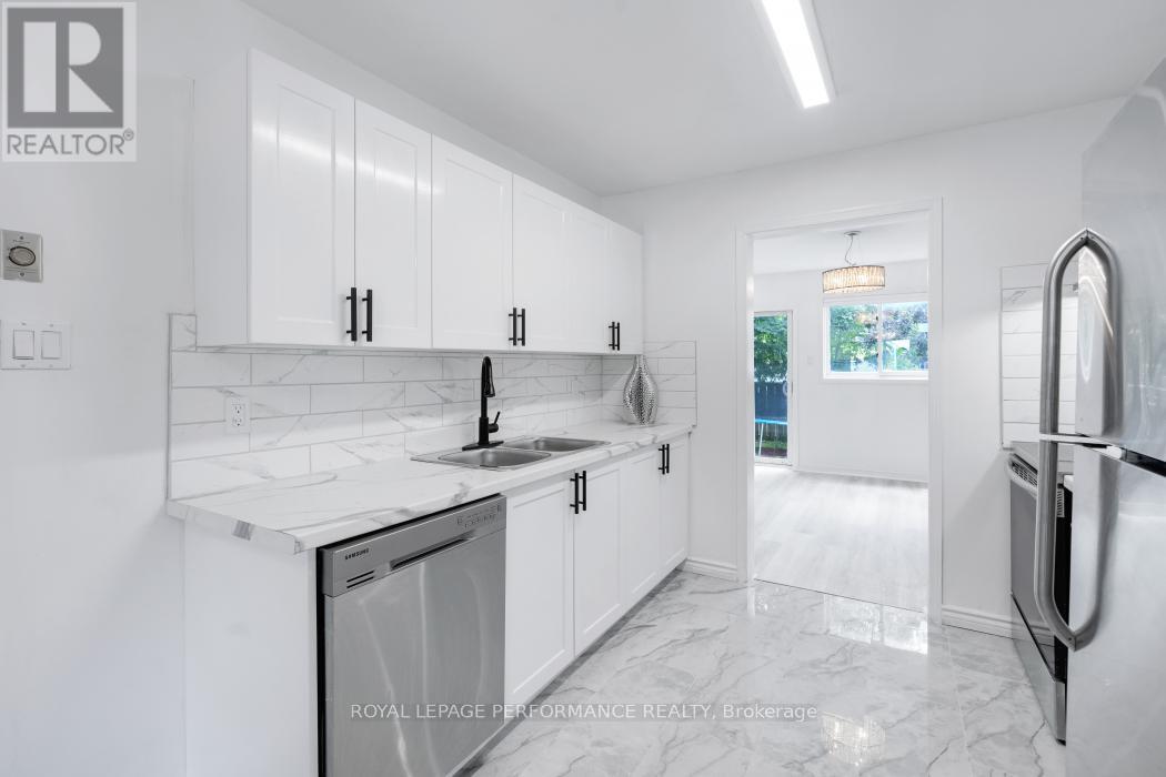 Photo 7 of 1416 Caravel Crescent, Ottawa ON