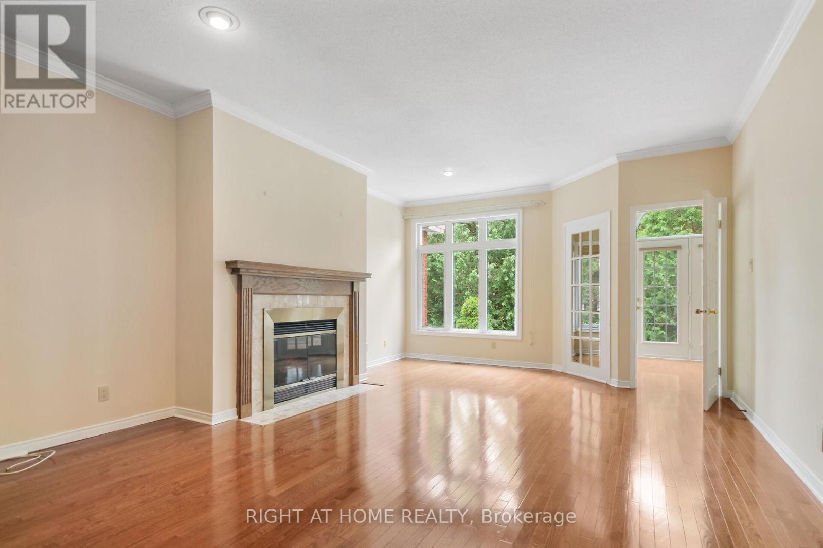 Photo 27 of 40 Kettering Private, Ottawa ON