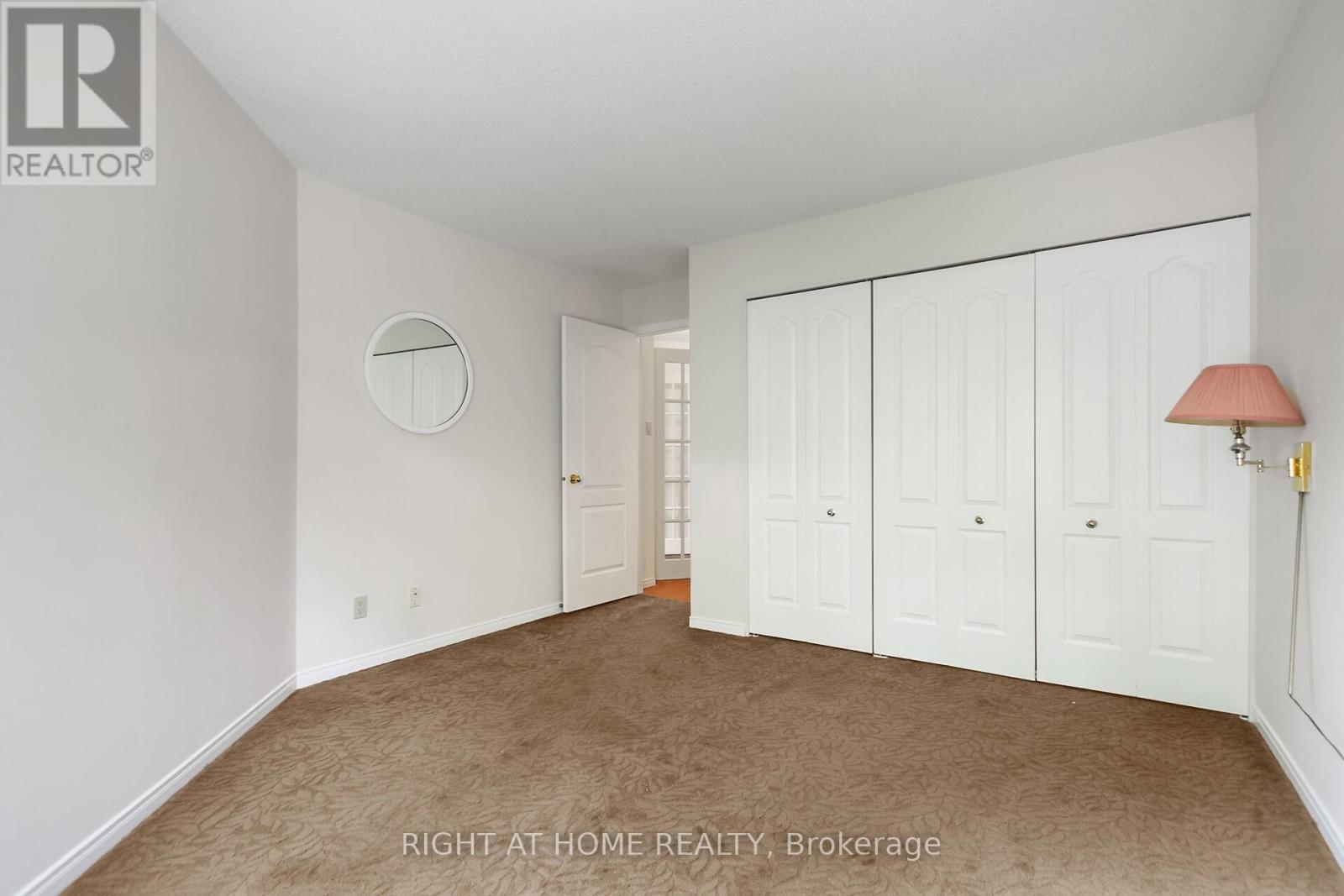 Photo 28 of 40 Kettering Private, Ottawa ON