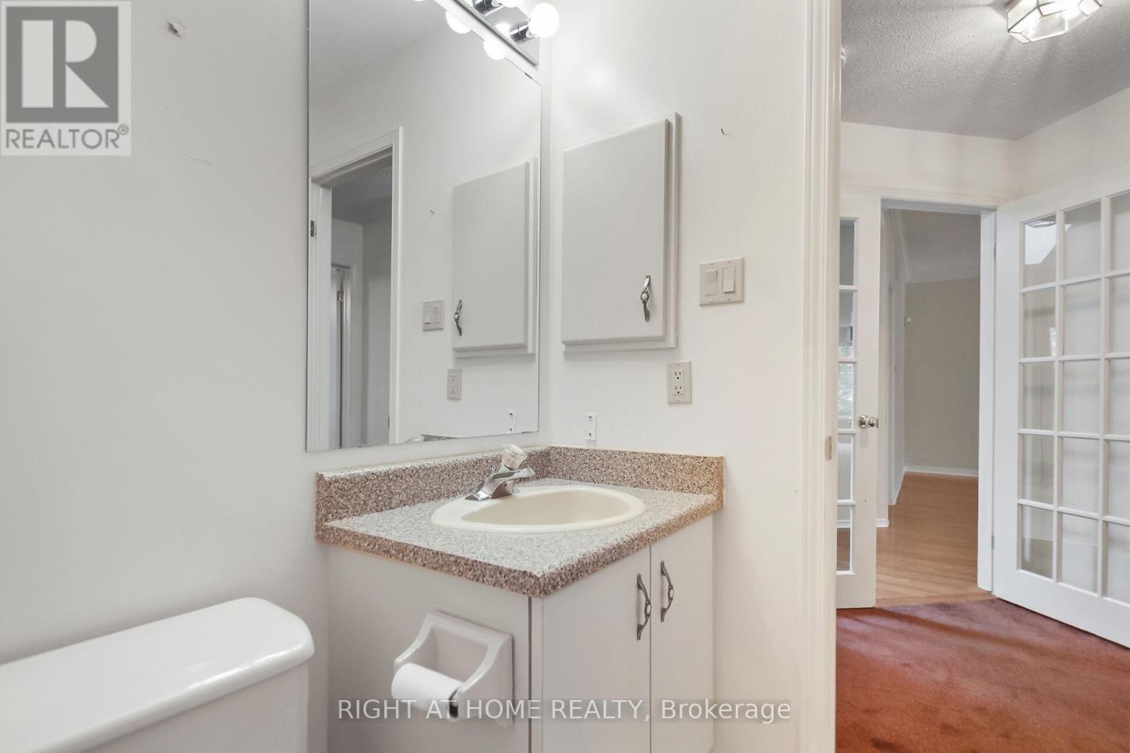 Photo 32 of 40 Kettering Private, Ottawa ON
