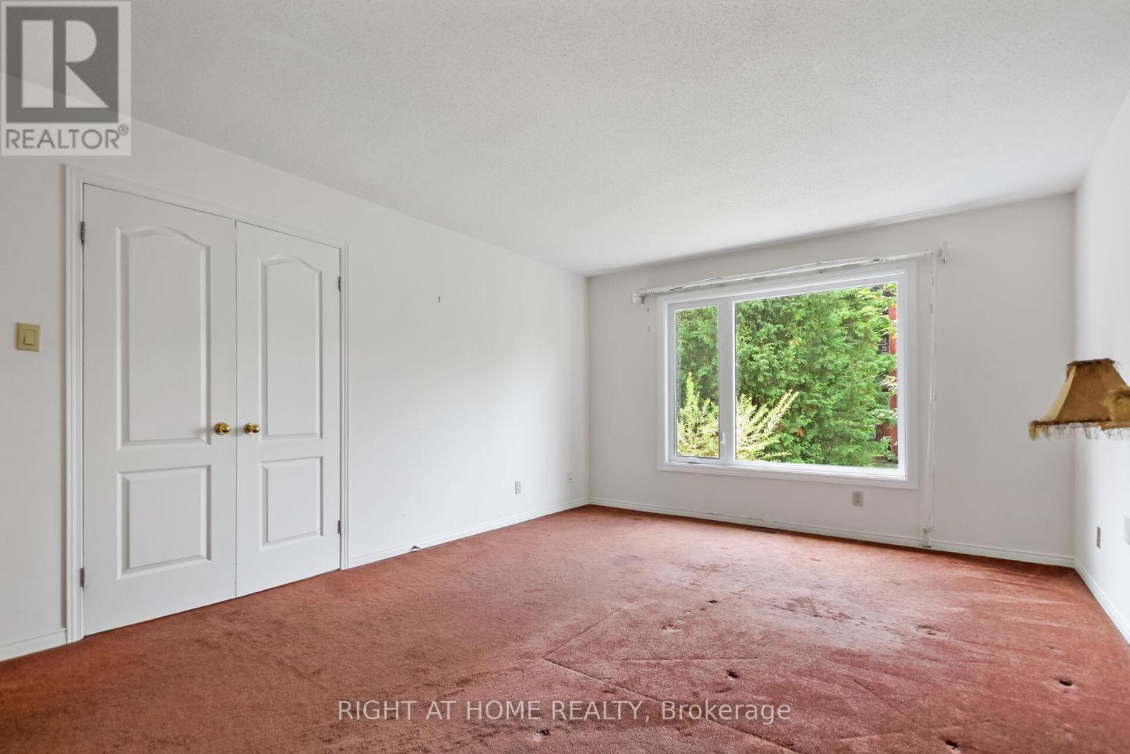 Photo 30 of 40 Kettering Private, Ottawa ON