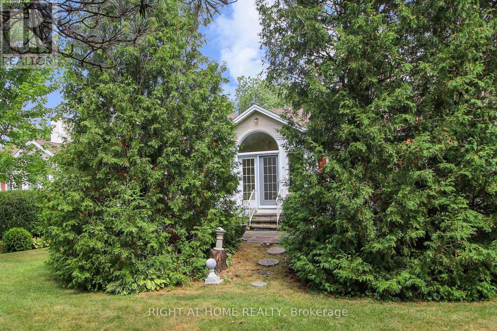 Photo 8 of 40 Kettering Private, Ottawa ON