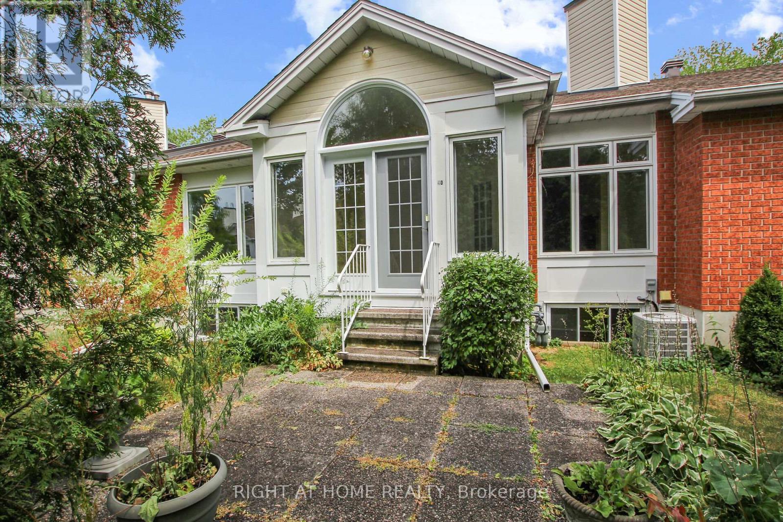 Photo 20 of 40 Kettering Private, Ottawa ON