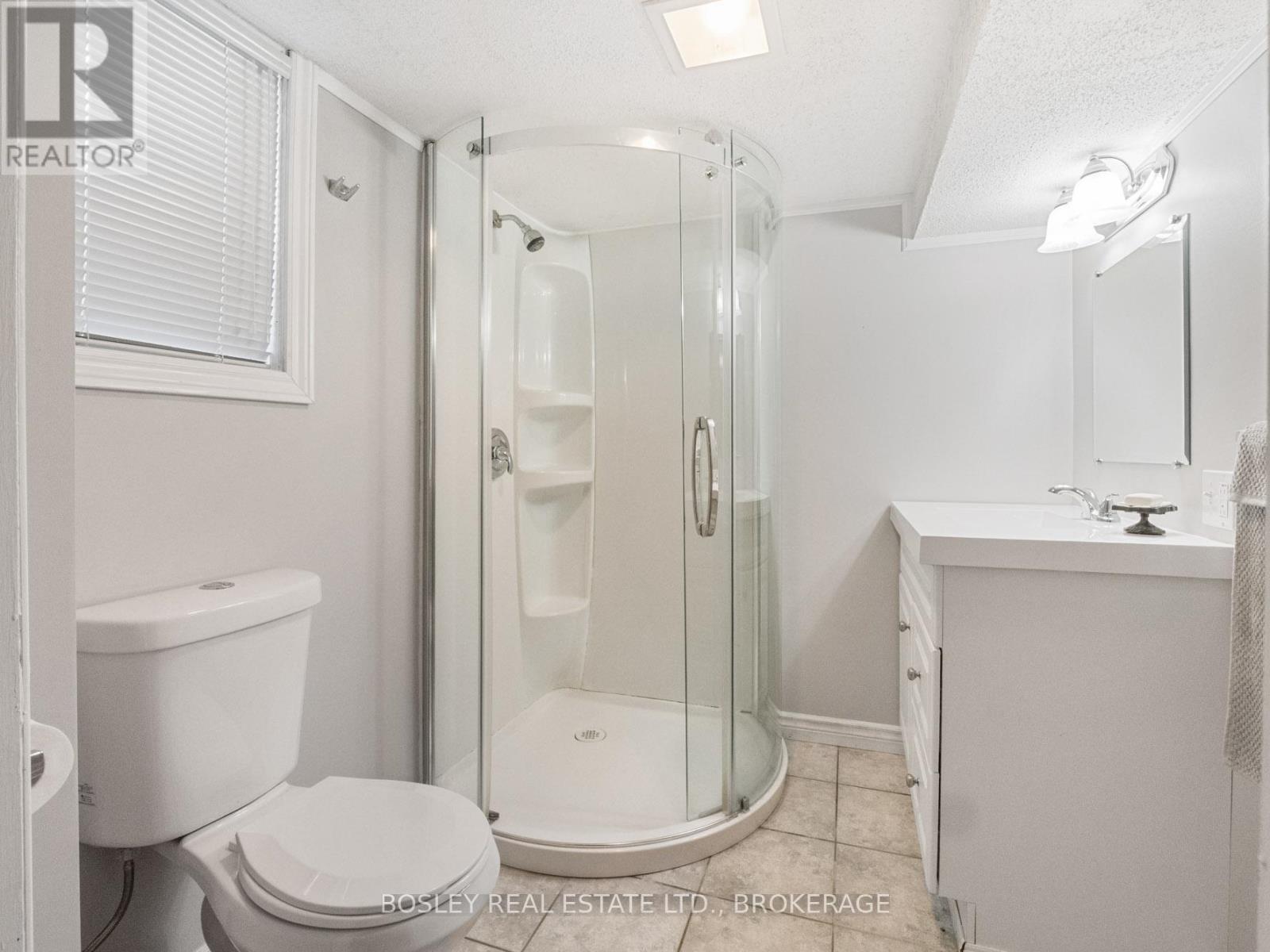 Photo 13 of 10 Cameron Road, St Catharines ON