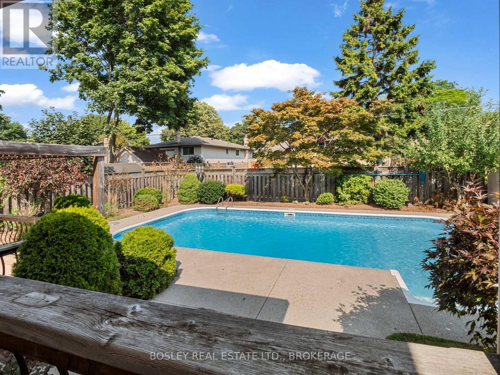 Photo 28 of 10 Cameron Road, St Catharines ON