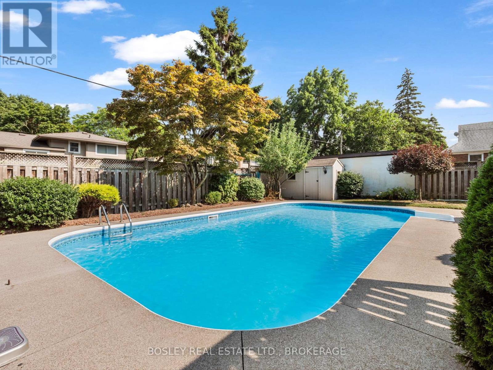 Photo 15 of 10 Cameron Road, St Catharines ON