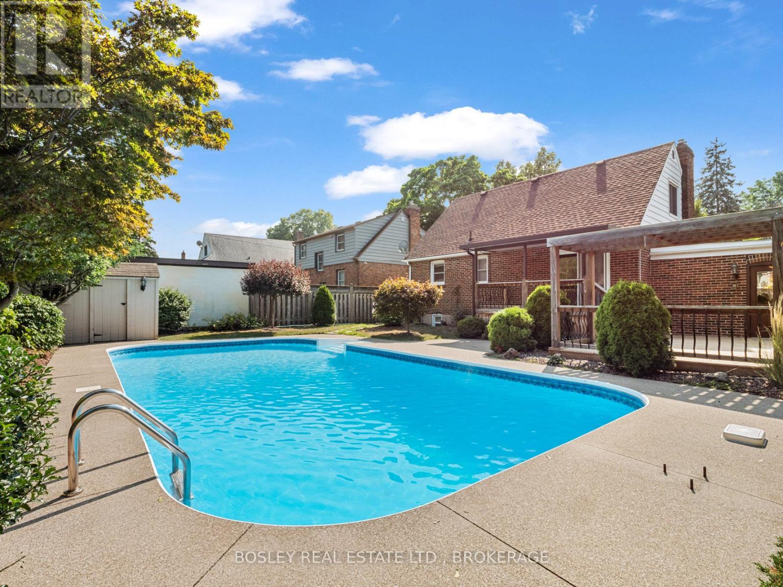 Photo 19 of 10 Cameron Road, St Catharines ON