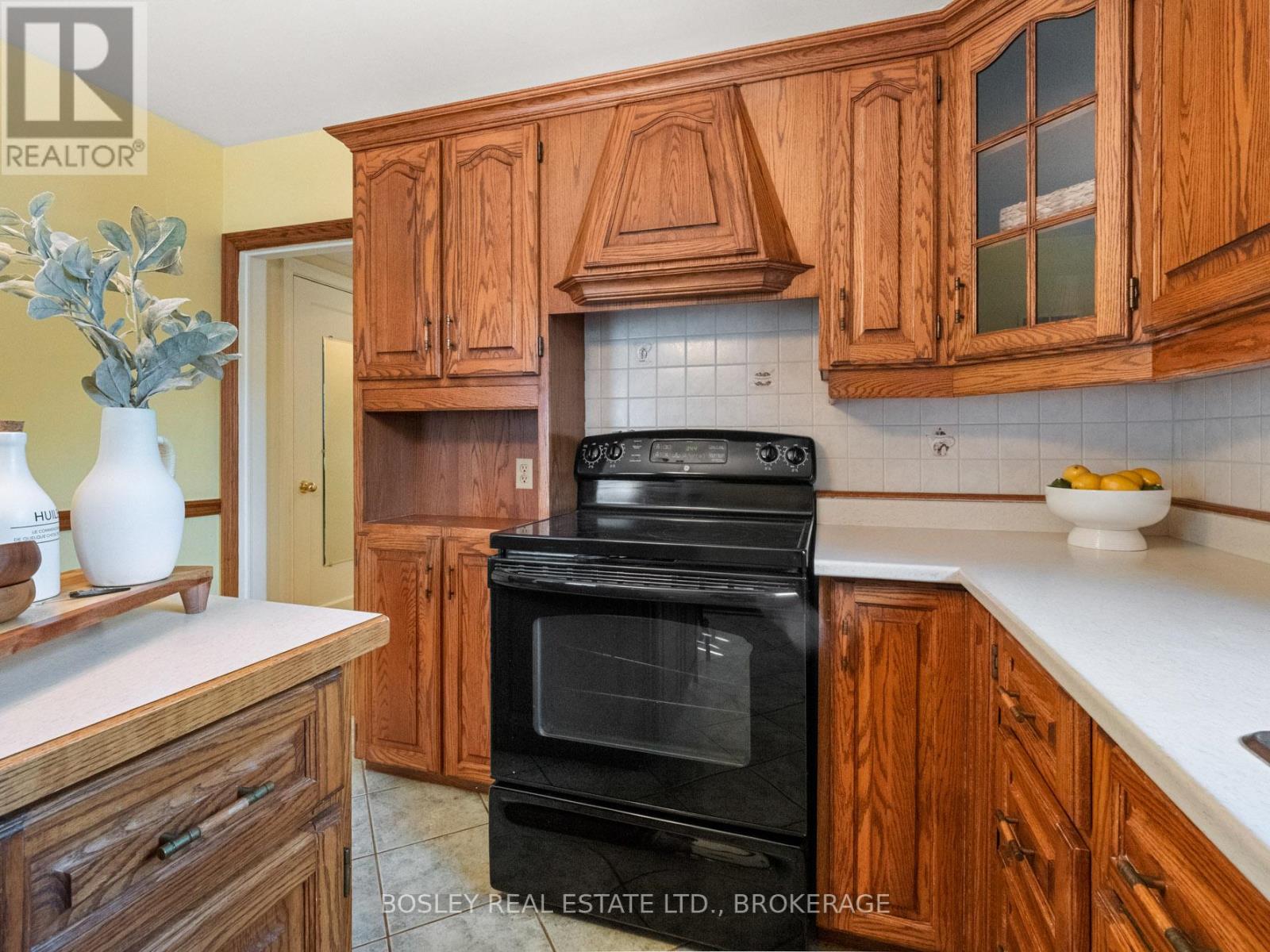 Photo 12 of 10 Cameron Road, St Catharines ON