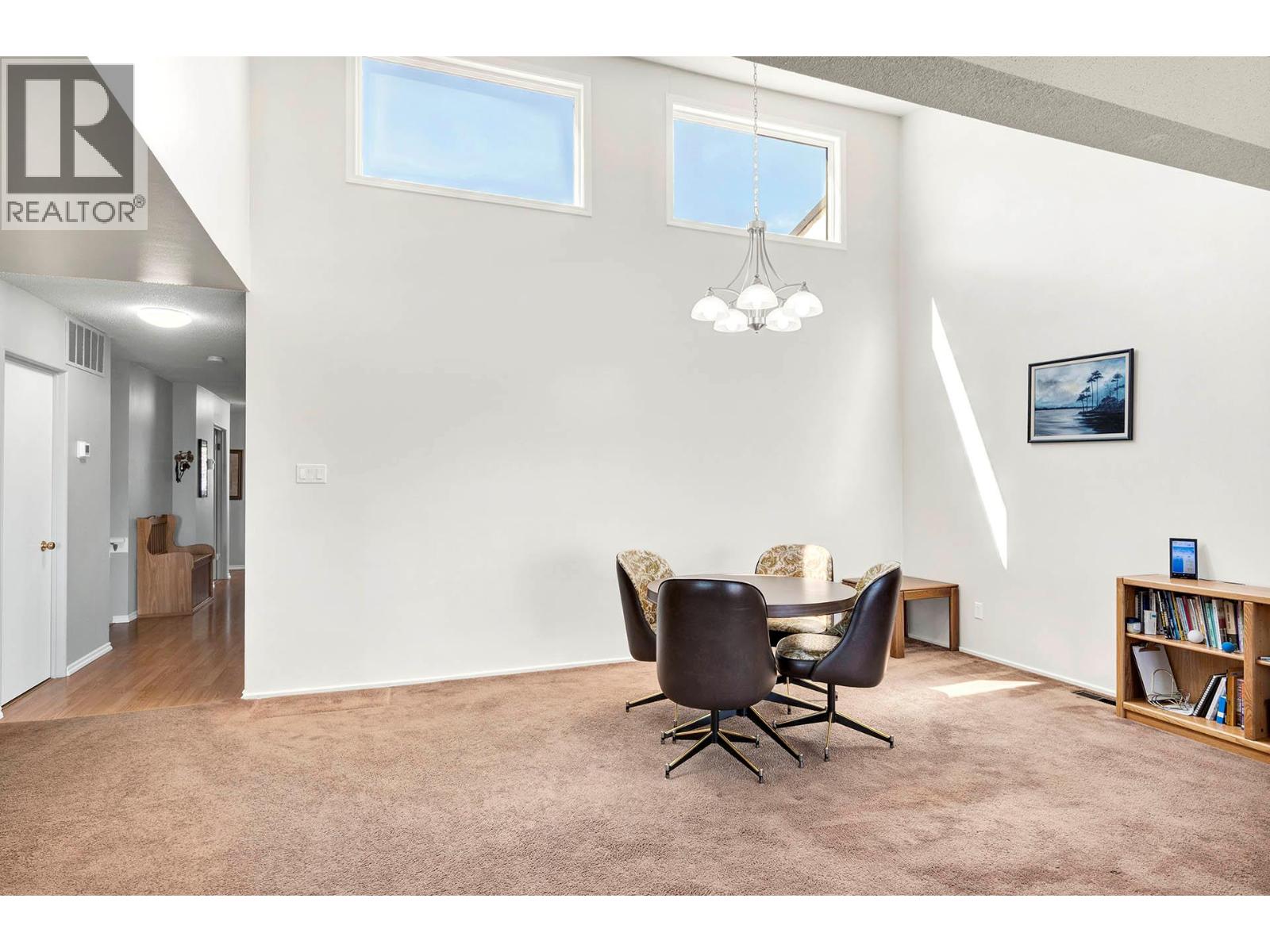 #33 137 MCGILL ROAD - 27