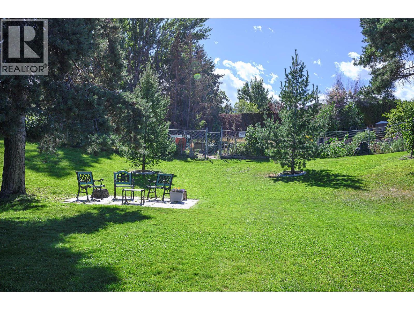 #33 137 MCGILL ROAD - 38
