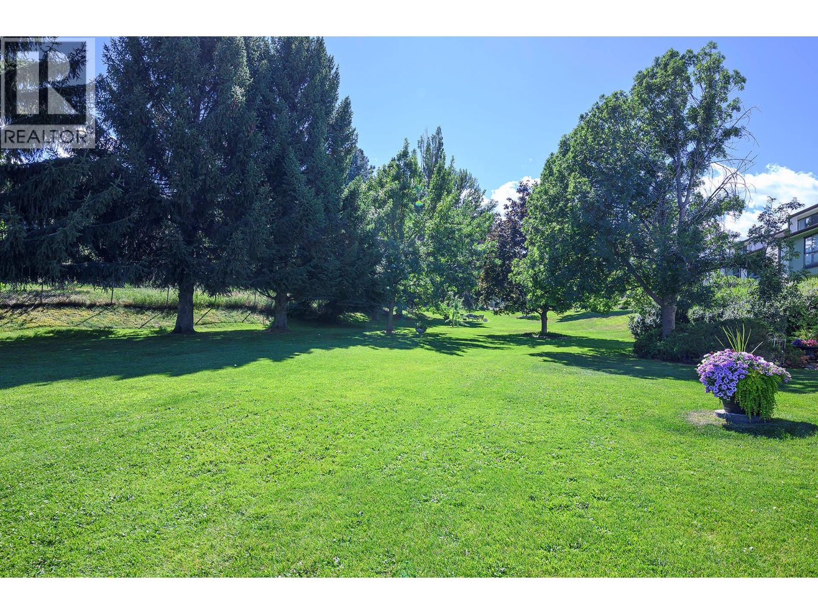 #33 137 MCGILL ROAD - 39