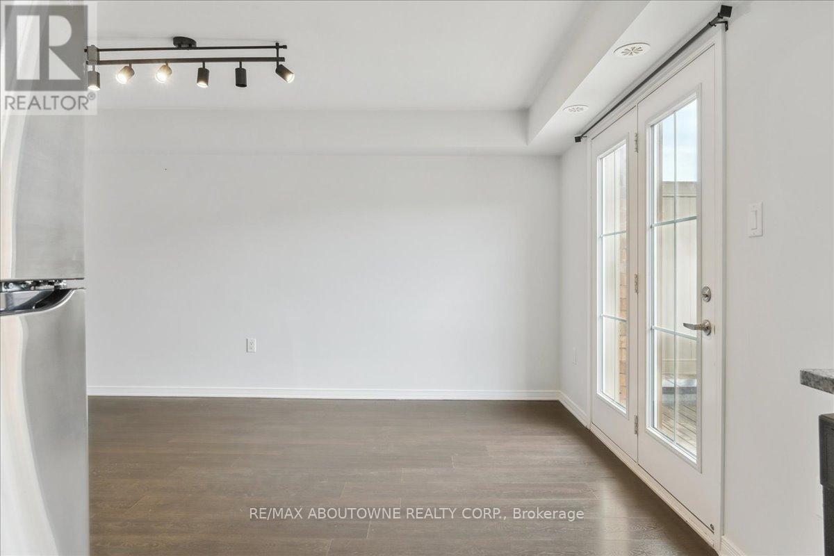 Photo 12 of 121 2441 Greenwich Road, Oakville ON