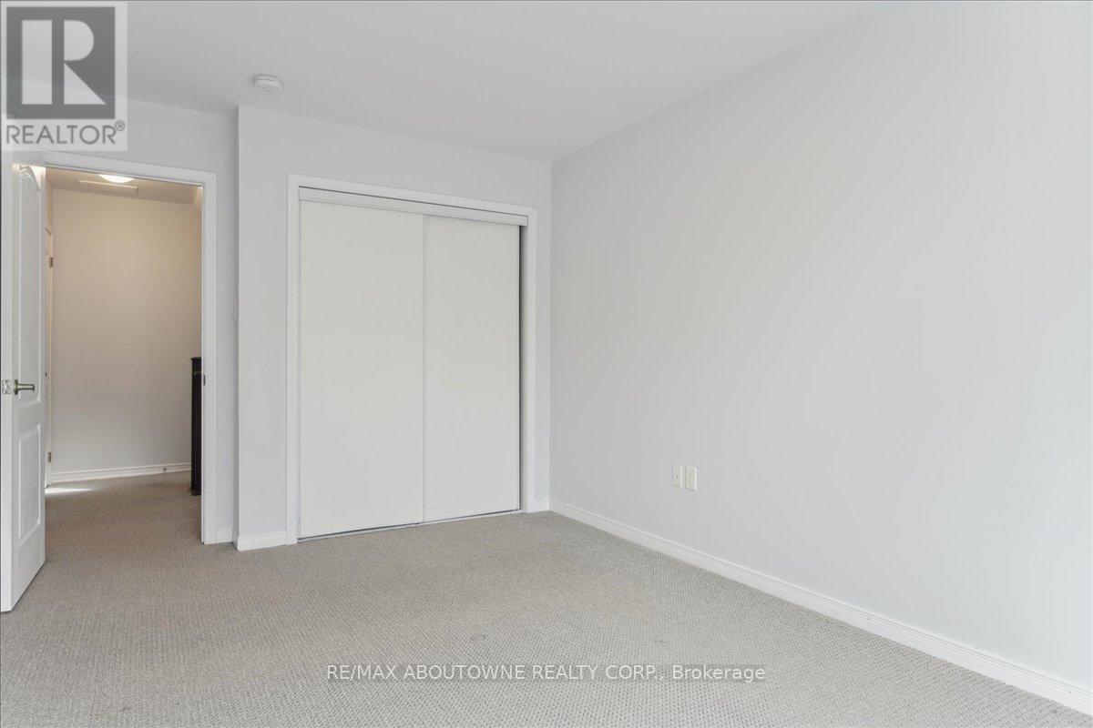 Photo 24 of 121 2441 Greenwich Road, Oakville ON