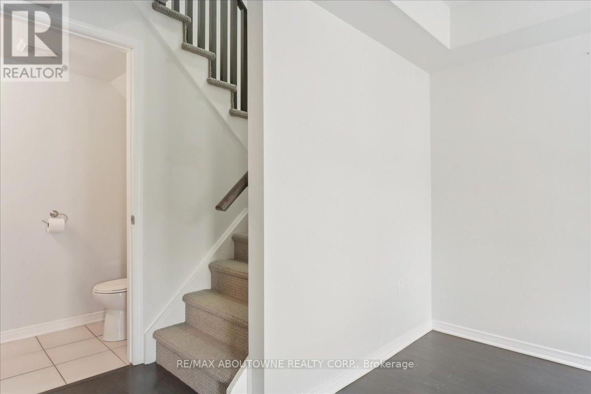 Photo 8 of 121 2441 Greenwich Road, Oakville ON