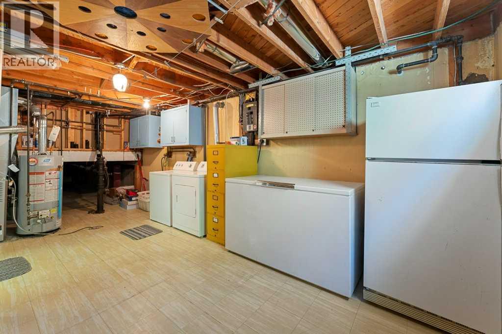 Photo 15 of 980 Canaveral Crescent Sw, Calgary AB