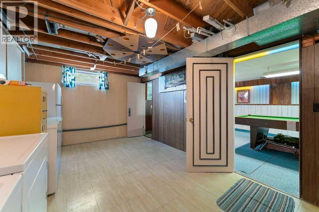 Photo 16 of 980 Canaveral Crescent Sw, Calgary AB