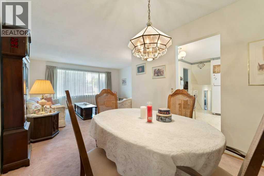 Photo 9 of 980 Canaveral Crescent Sw, Calgary AB