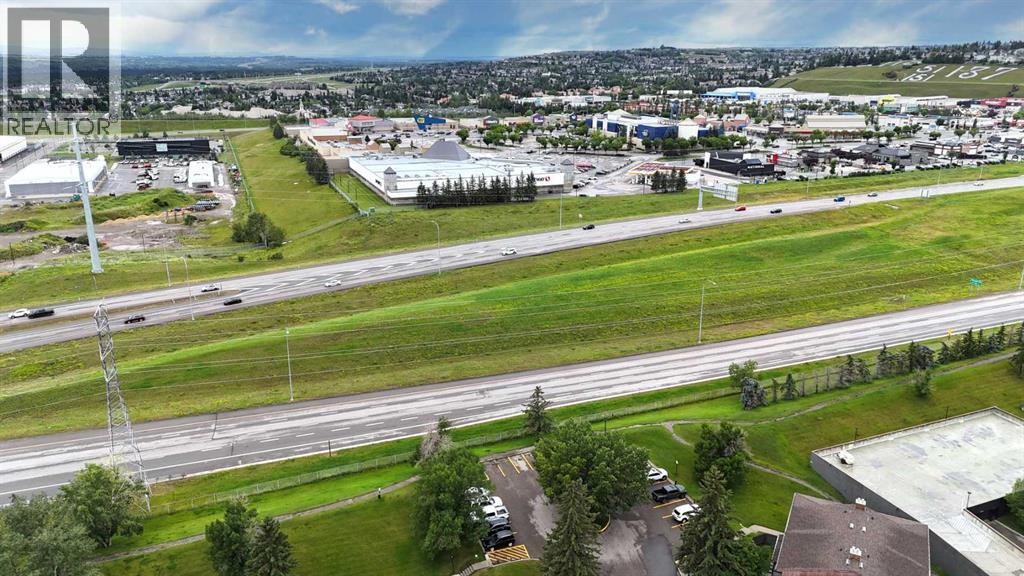 111, 25 Glamis Green SW, Calgary, Alberta