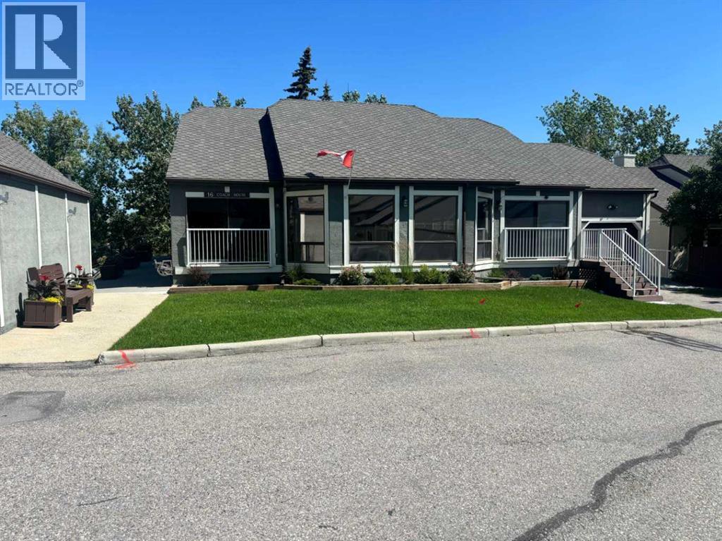 Photo 39 of 208 Coach Side Road Sw, Calgary AB