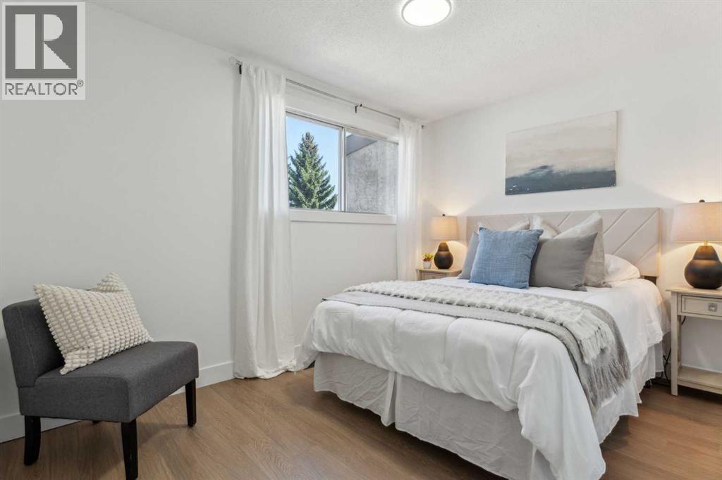 Single Family House for Sale in    Avenue NW Huntington Hills Calgary 