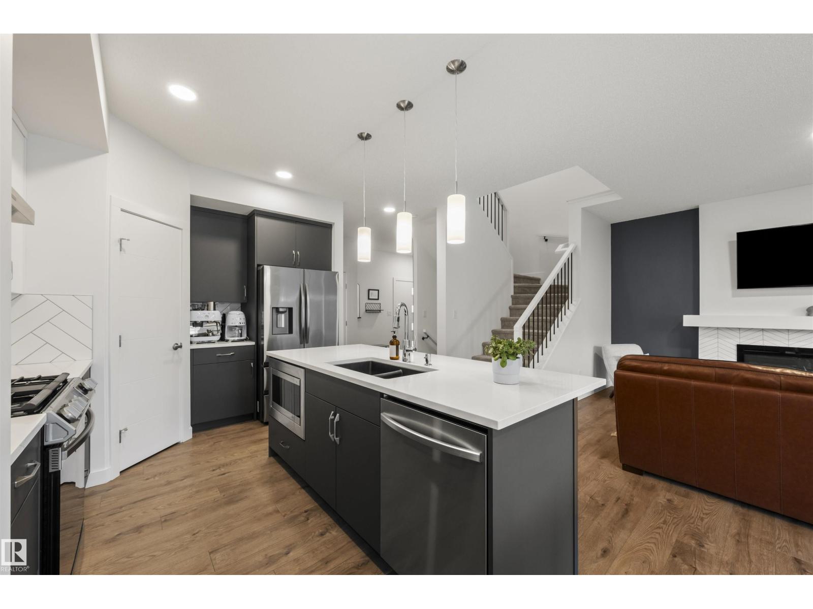 Photo 1 of 510 Bluff Ln, Leduc AB