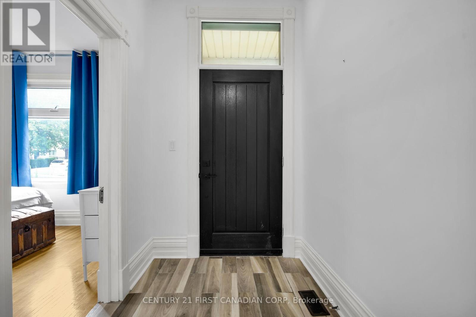 Photo 19 of 453 Quebec Street, London East ON
