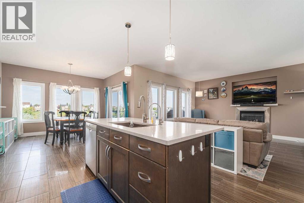 Photo 11 of 1553 Coalbanks Boulevard W, Lethbridge AB