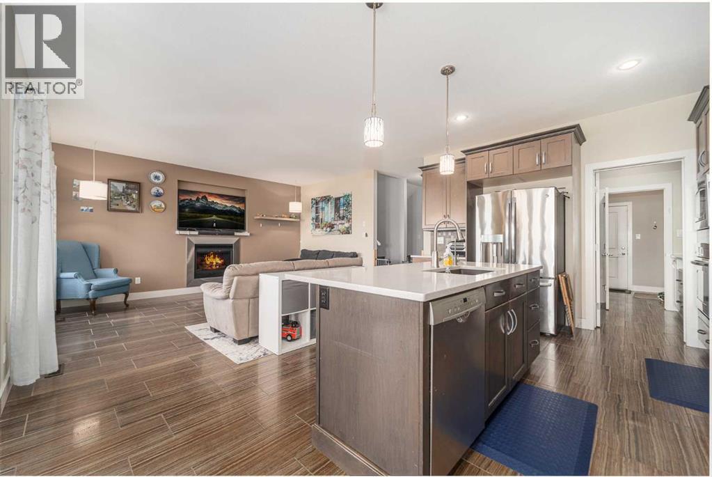 Photo 13 of 1553 Coalbanks Boulevard W, Lethbridge AB