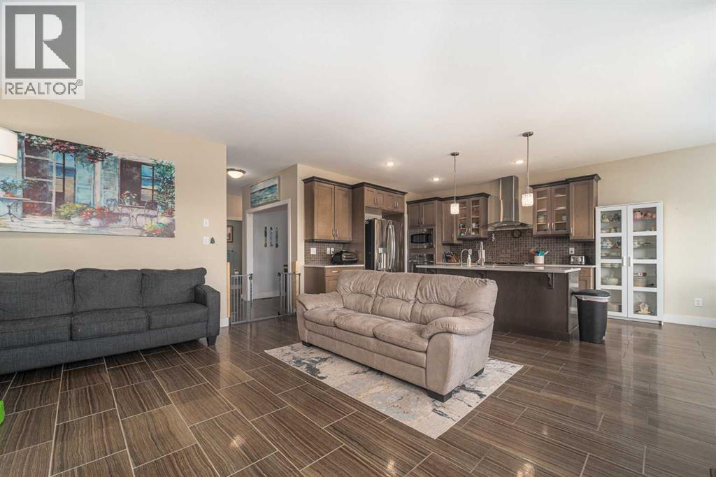Photo 15 of 1553 Coalbanks Boulevard W, Lethbridge AB
