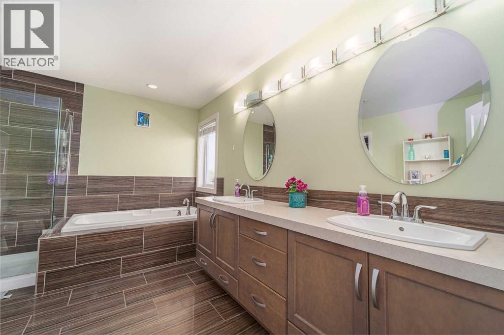 Photo 31 of 1553 Coalbanks Boulevard W, Lethbridge AB