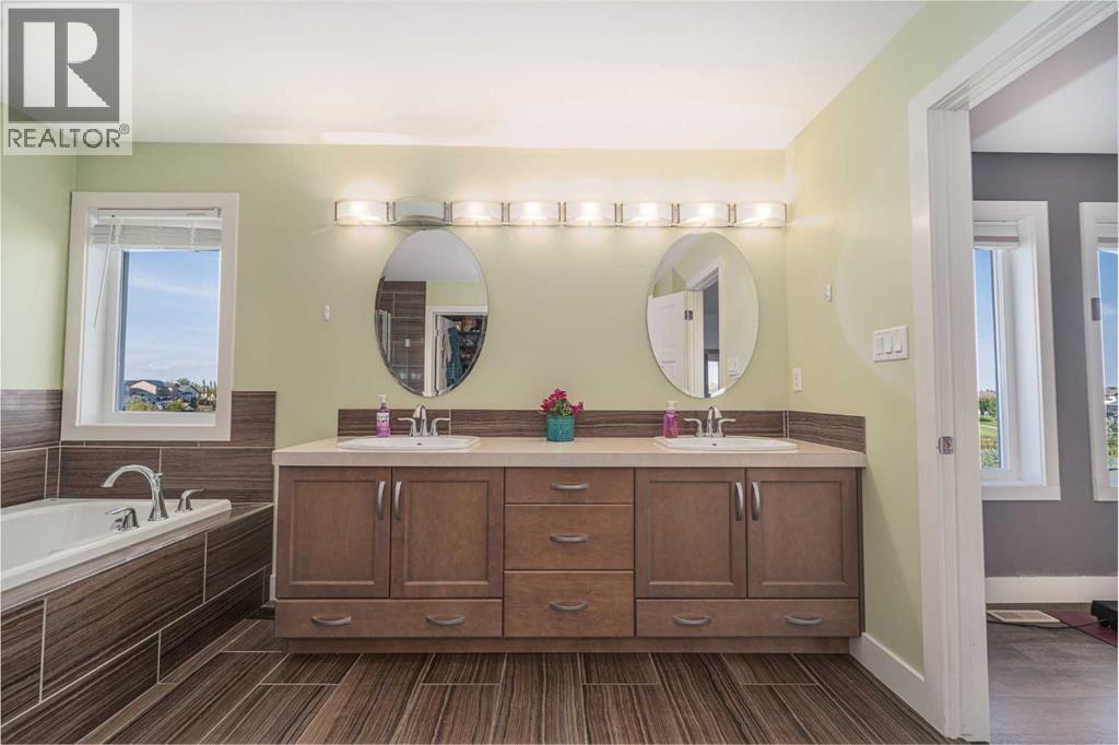 Photo 32 of 1553 Coalbanks Boulevard W, Lethbridge AB