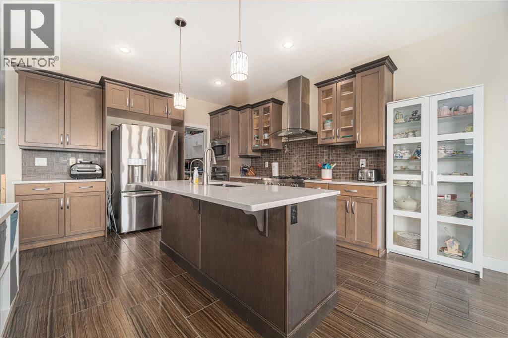 Photo 9 of 1553 Coalbanks Boulevard W, Lethbridge AB