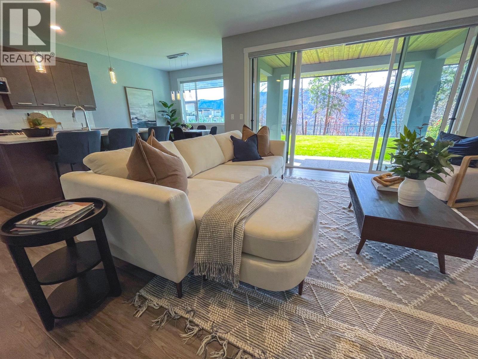  9592 Benchland Drive, Lake Country