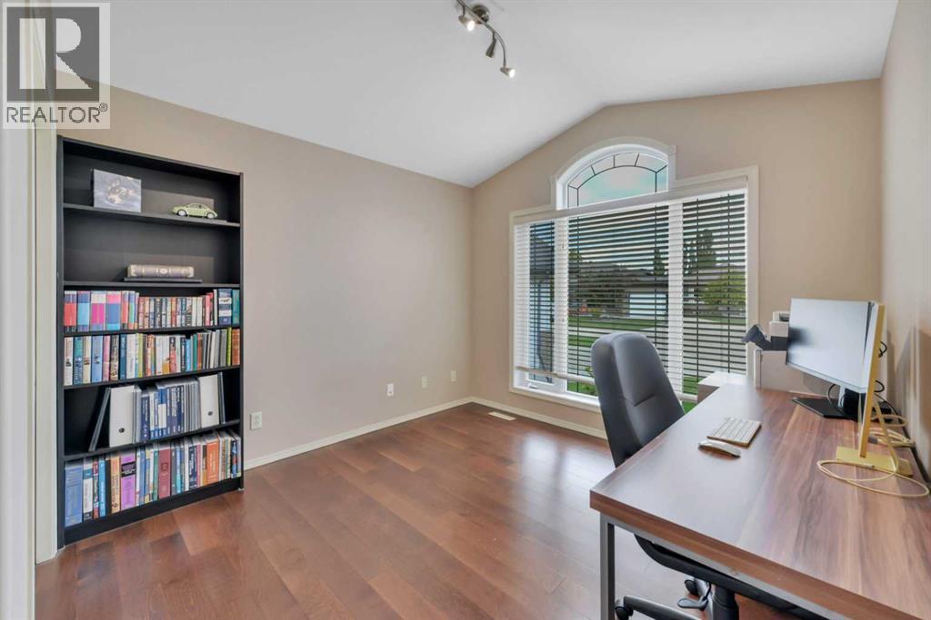 Photo 10 of 222 200 Ramage Close, Red Deer AB