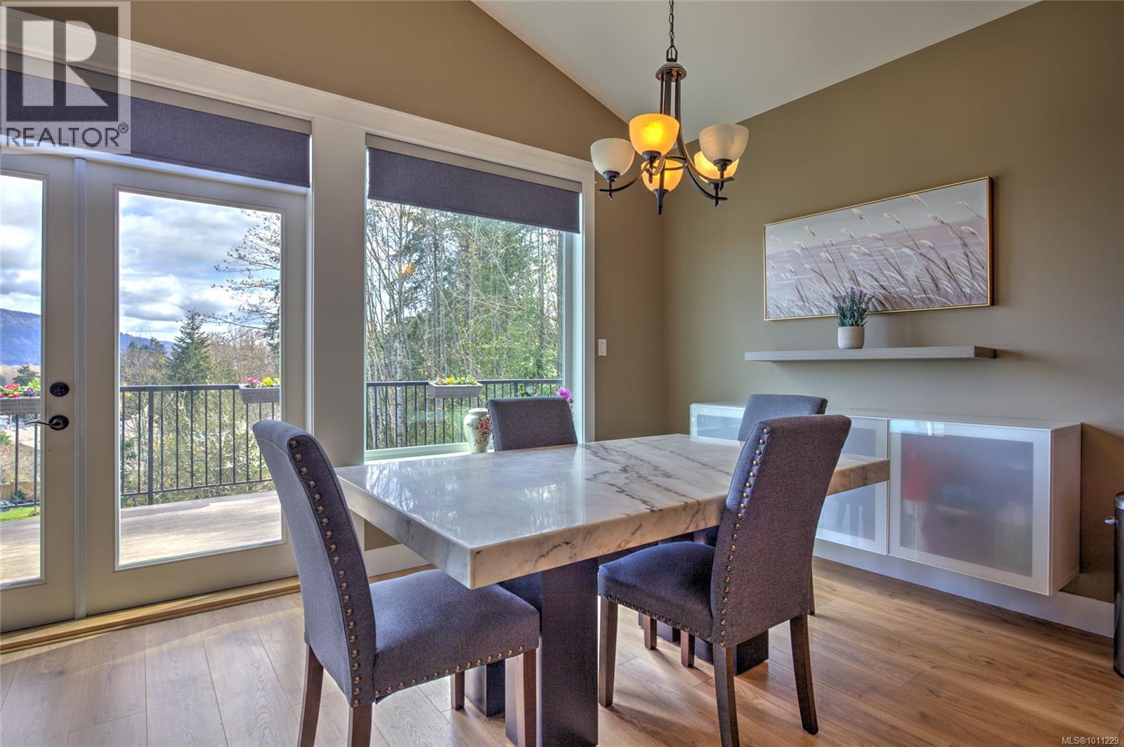 Photo 10 of 2984 Phillips Rd, Duncan BC