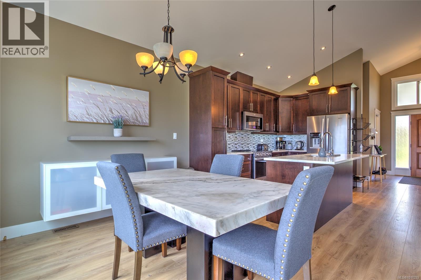 Photo 11 of 2984 Phillips Rd, Duncan BC