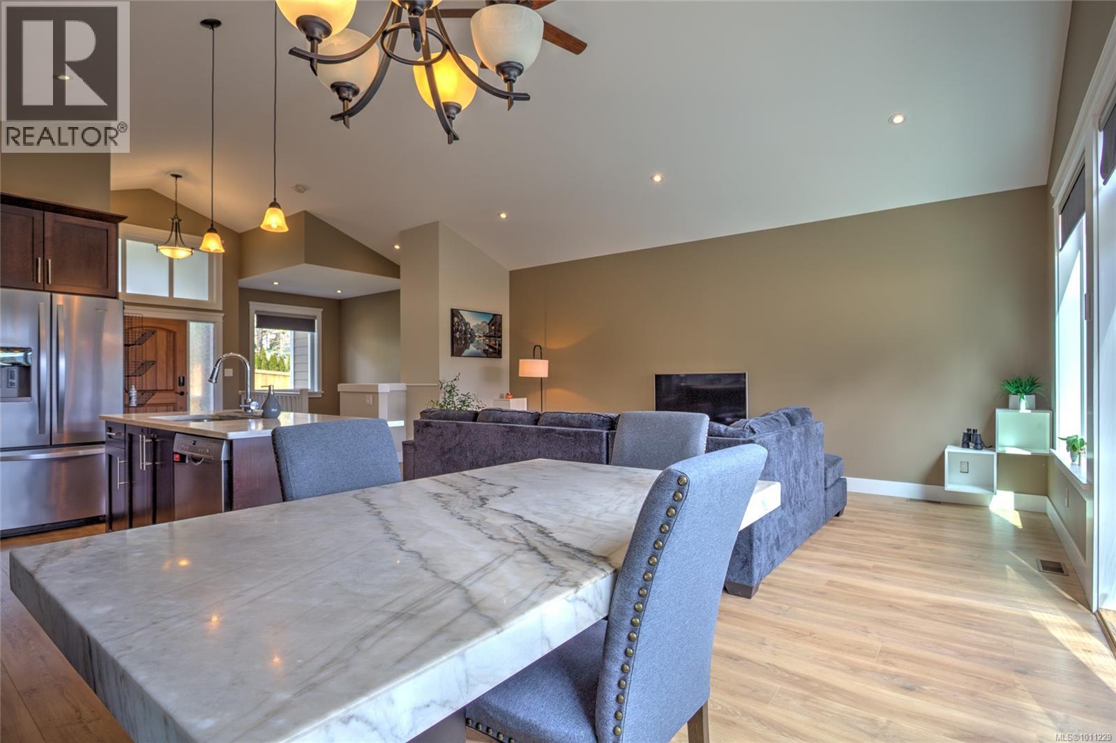 Photo 12 of 2984 Phillips Rd, Duncan BC
