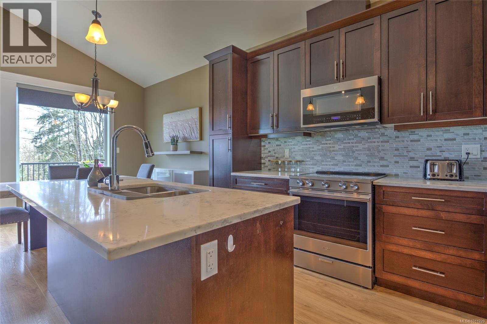 Photo 5 of 2984 Phillips Rd, Duncan BC