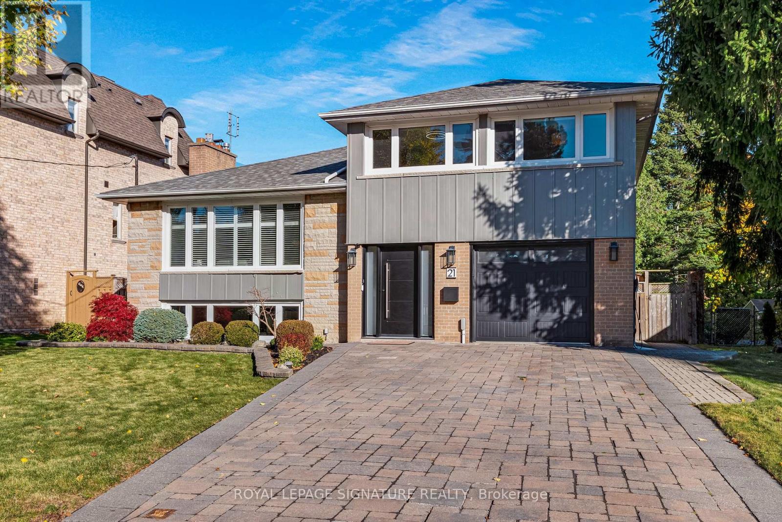Photo 4 of 21 Page Avenue, Toronto ON